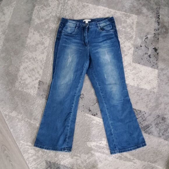 CHELSEA & VIOLET size 29 Cropped Distressed Jeans - Picture 1 of 9